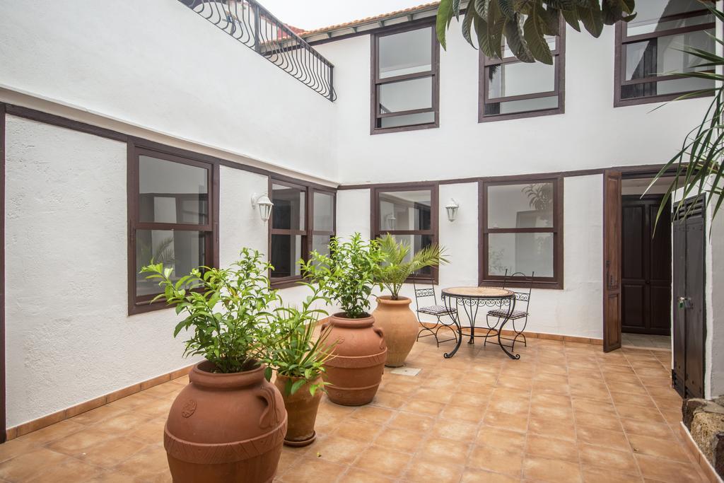 Ecoverode Hotel Emblematico Vegetariano Vegano Arona  Εξωτερικό φωτογραφία