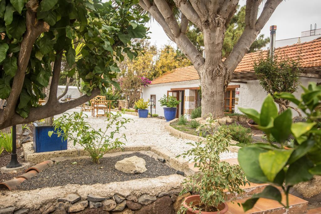 Ecoverode Hotel Emblematico Vegetariano Vegano Arona  Εξωτερικό φωτογραφία